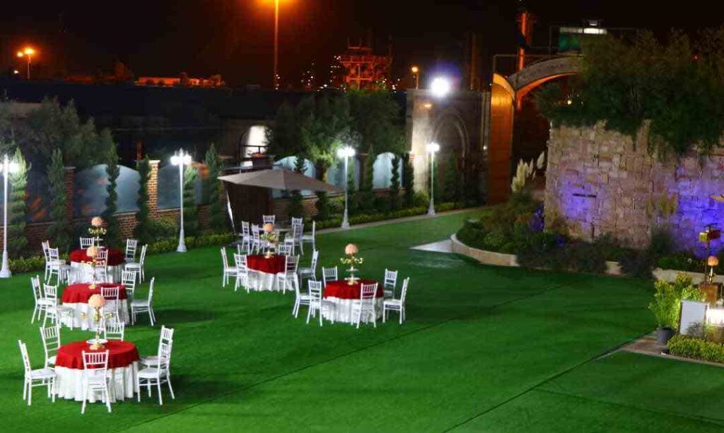 فضای بیرونی باغ تالار